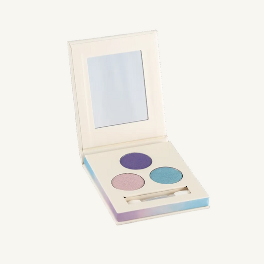 Namaki play winter eyeshadow palette with three colors and a mirror on a white background
